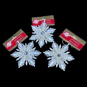 NWT 3 White 5” Metal Jeweled Holiday Snowflake Poinsettia Christmas Ornaments